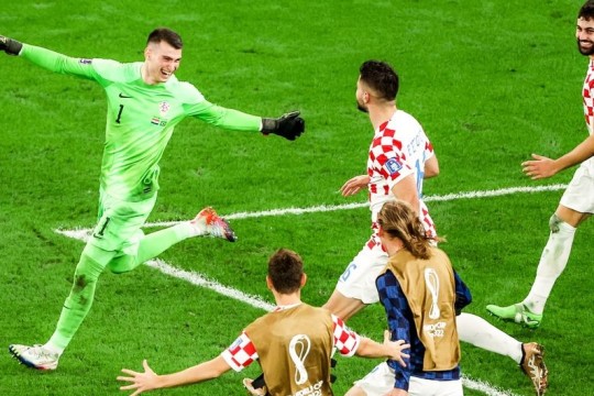 كرواتيا تمر لنصف النهائي وتقصي البرازيل