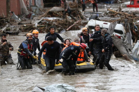 70 قتيلا ومفقودون في حصيلة جديدة لفيضانات تركيا