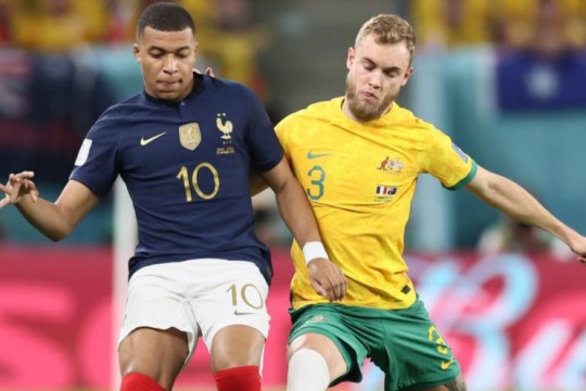 قبل مواجهة تونس: إصابة خطيرة لأفضل مدافعي منتخب أستراليا