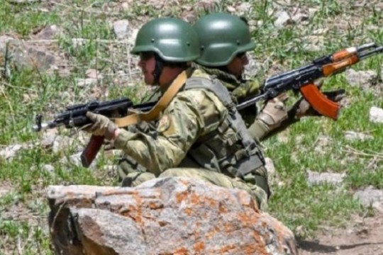 اندلاع اشتباكات حدودية بين قرغيزستان وطاجيكستان
