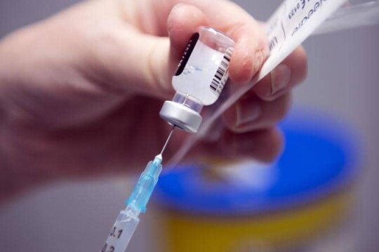 المسعدي: جرعة ثالثة من لقاح كورونا بالنسبة للملقحين بنوعية غير معترف بها في بعض البلدان