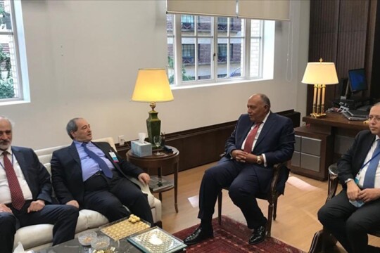 لأول مرة منذ 10 سنوات: لقاء وزير خارجية مصر ونظيره بالنظام السوري