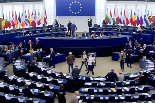 هل يشكّل البرلمان الأوروبي لجنة للتحقيق في انتهاكات "بيغاسوس"؟
