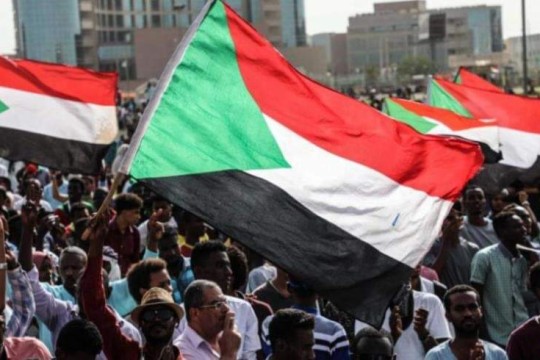 هل يتمكّن السودانيون من التظاهر أمام القصر الرئاسي؟