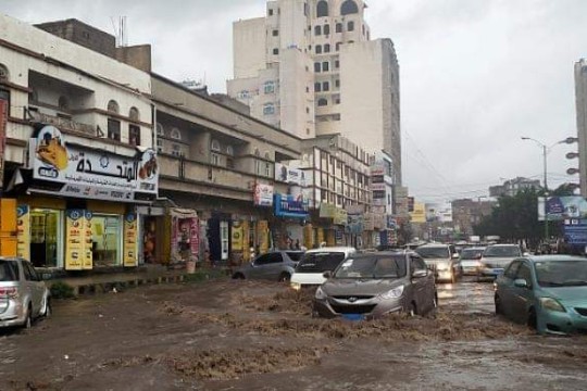 خسائر بشرية ومادية.. أمطار وسيول جارفة في اليمن وتوقعات باستمرارها لأيام