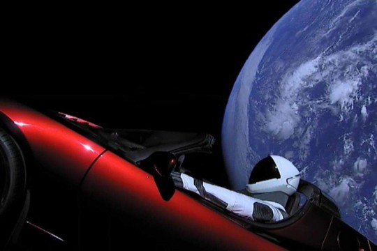أين توجد سيارة إيلون ماسك التي أطلقها إلى الفضاء قبل 4 سنوات؟