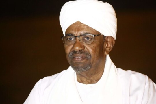 فرانس برس: السودان يقرّر تسليم عمر البشير للمحكمة الجنائية الدولية