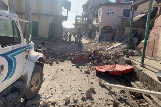 تحذيرات من وقوع تسونامي في هايتي