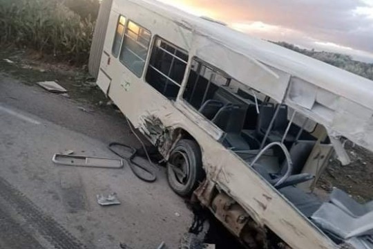 أولاد حفَوز: اصطدام شاحنة ثقيلة بحافلة مخصصة لنقل التلاميذ