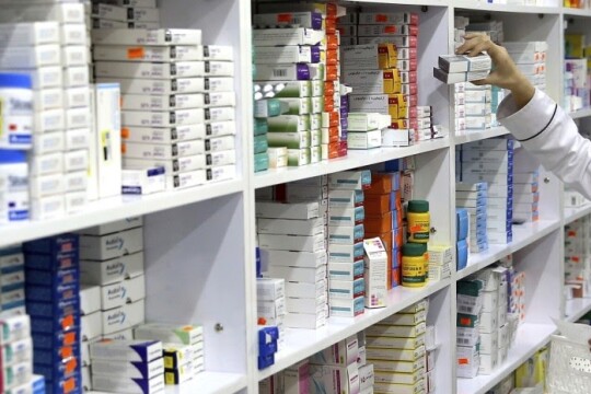 وزير الصحة اللبناني يعلن بدء انفراج أزمة الدواء