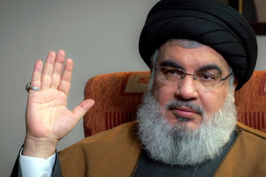 زعيم حزب الله اللبناني يقول إنه سيبدأ في استيراد الوقود من إيران