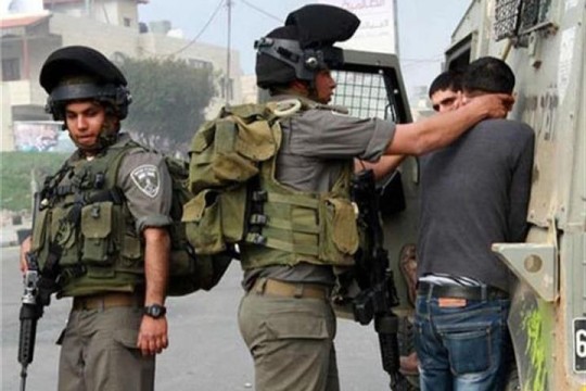 تجدد المواجهات بين شبان فلسطينيين وقوات الاحتلال الاسرائيلي