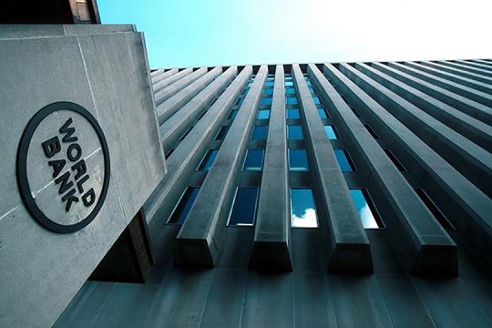 البنك الدولي : انكماش قيمة العملات سيفاقم أزمة أسعار الغذاء و الطاقة