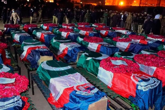 ارتفاع حصيلة قتلى التفجير الانتحاري في مسجد بباكستان الى 93 قتيلا واصابة 150 آخرين بجراح