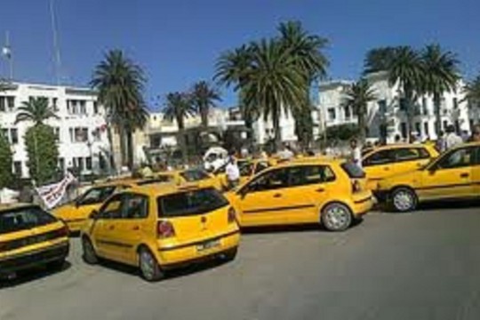 أصحاب سيارات التاكسي الفردي يدخلون في إضراب مفتوح