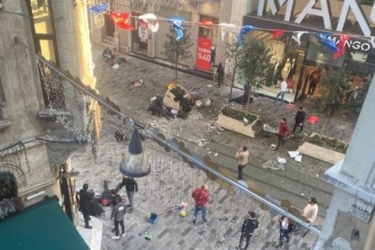 عاجل :انفجار ضخم يهز منطقة تقسيم وسط مدينة اسطنبول التركية