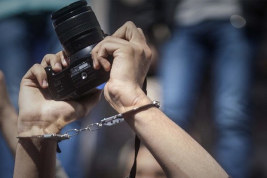 ارتفاع عدد الصحفيين المسجونين عالميا وتدهور المؤشر العام لحرية الصحافة!