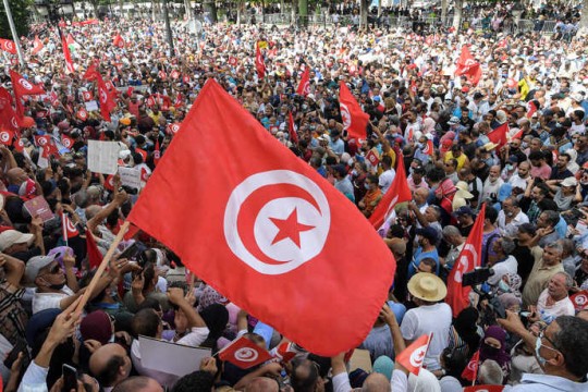 ماهي أبرز المحطات السياسية في تونس خلال 2021؟