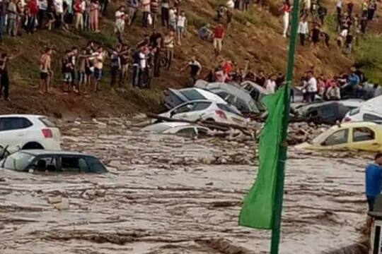 ثلاثة قتلى في فيضانات الجزائر