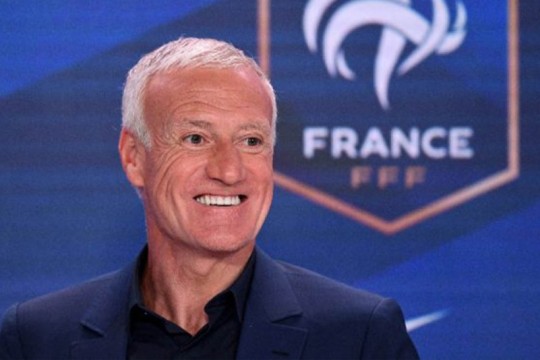ديشامب يقترب من توقيع عقد جديد طويل الأمد مع المنتخب الفرنسي!