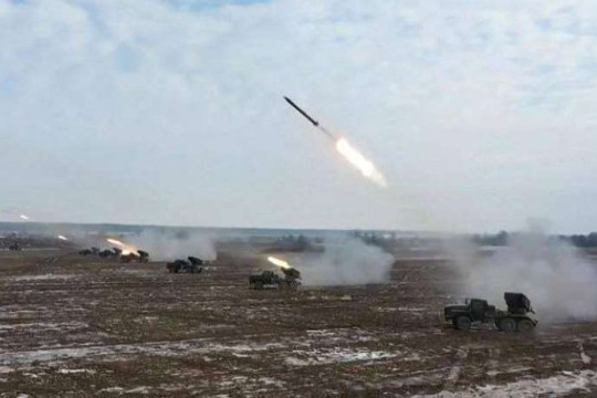 في  هجوم هو الأكبر منذ بدء الحرب.. روسيا تطلق أكثر من 100 صاروخ باتجاه كييف