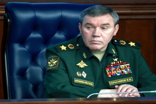 قائد الجيش الروسي يتولى شخصيا إدارة حرب أوكرانيا