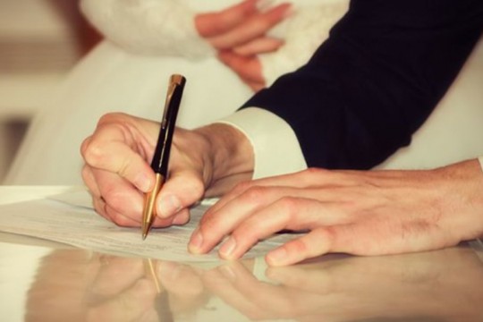 وزارة المرأة : وضع برنامج نموذجي لتأهيل المقبلين على الزواج