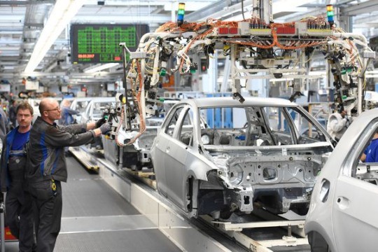 أريانة.. استثمار جديد في صناعة مكونات السيارات الكهربائية بالمنطقة الصناعية شطرانة