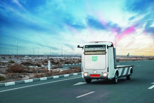 الإمارات تختبر أوّل شاحنة ذاتية القيادة في دبي