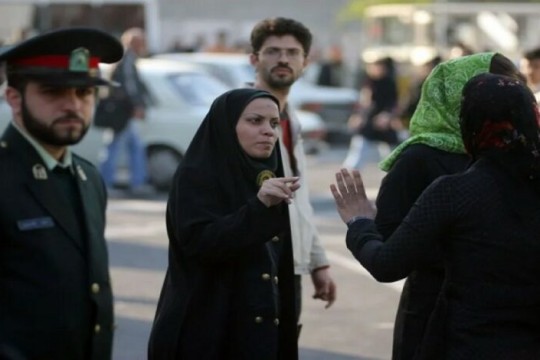 إيران : حل جهاز شرطة الأخلاق