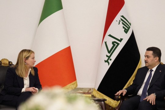 خطأ بروتوكولي.. الحكومة العراقية تستقبل رئيسة الوزراء الإيطالية بعلم إيرلندا