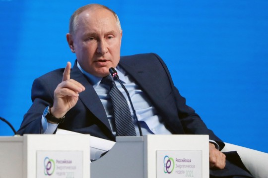 الرئيس الروسى: نشهد اليوم انهيار العالم أحادى القطب