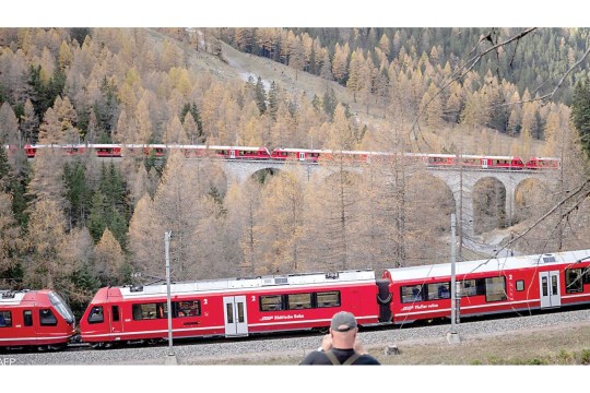 سويسرا تسجل رقمًا قياسيًا لأطول قطار ركاب في العالم