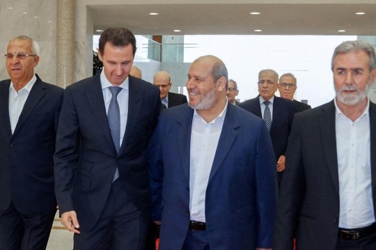 بعد قطيعة استمرت 10 سنوات.. وفد من حركة حماس يلتقي الرئيس السوري في دمشق
