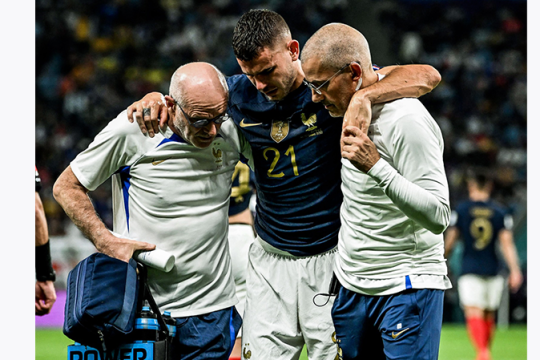 يمكن أن تؤثر على المنتخب الفرنسي: إصابة خطيرة للاعب الظهير الأيسر