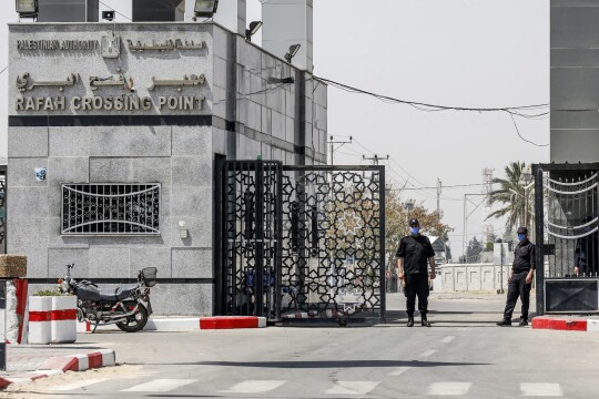 مصر تعيد فتح معبر رفح الحدودي مع غزة .. والاحتلال يعلن عن إجراءات اقتصادية