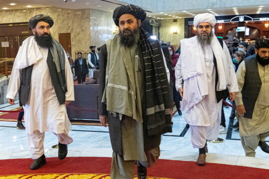 "واشنطن بوست" عن مسؤولين: مدير الـ"CIA" التقى مع زعيم "طالبان" عبد الغني برادار